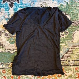 Womens lululemon shirt medium size 8